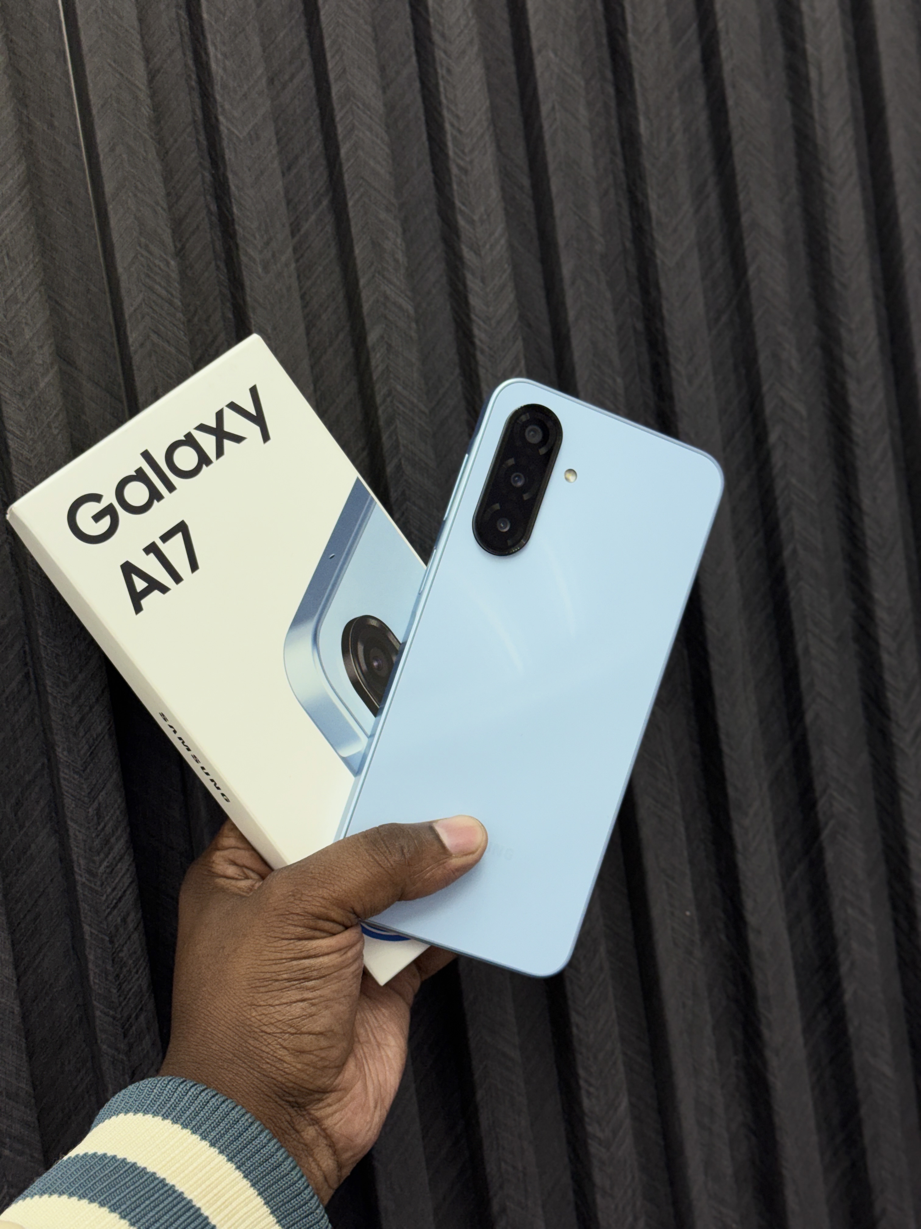 SAMSUNG A17 4GB 128GB